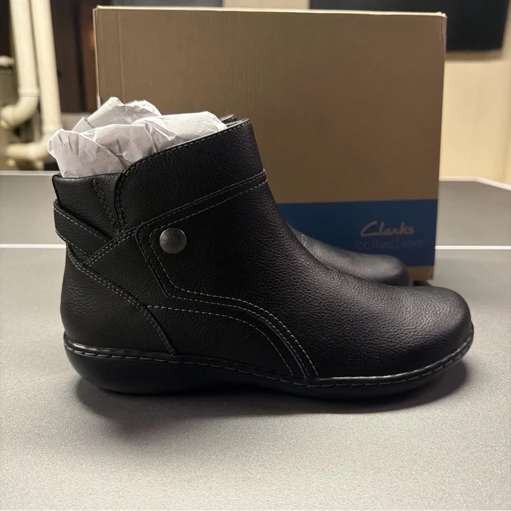 Clarks‎ Ashland Mabel Women's Boot Sz 8.5 Brand New With Box